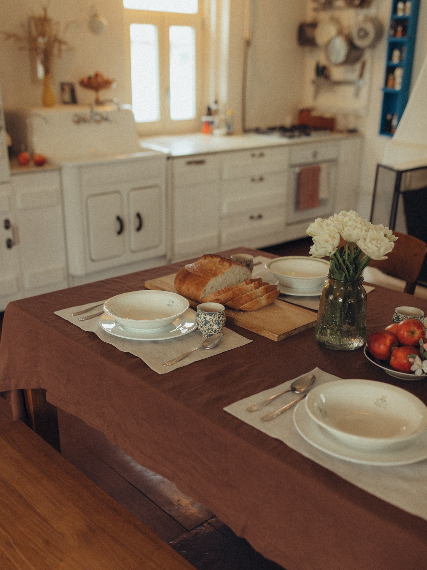 Скатертина та серветки з вареного льону Wine та Ivory