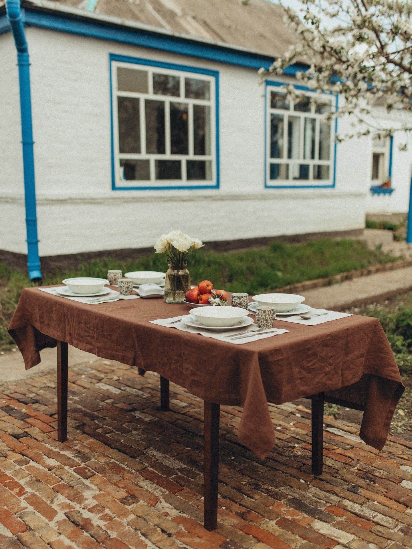 Скатертина та серветки з вареного льону Wine та Ivory