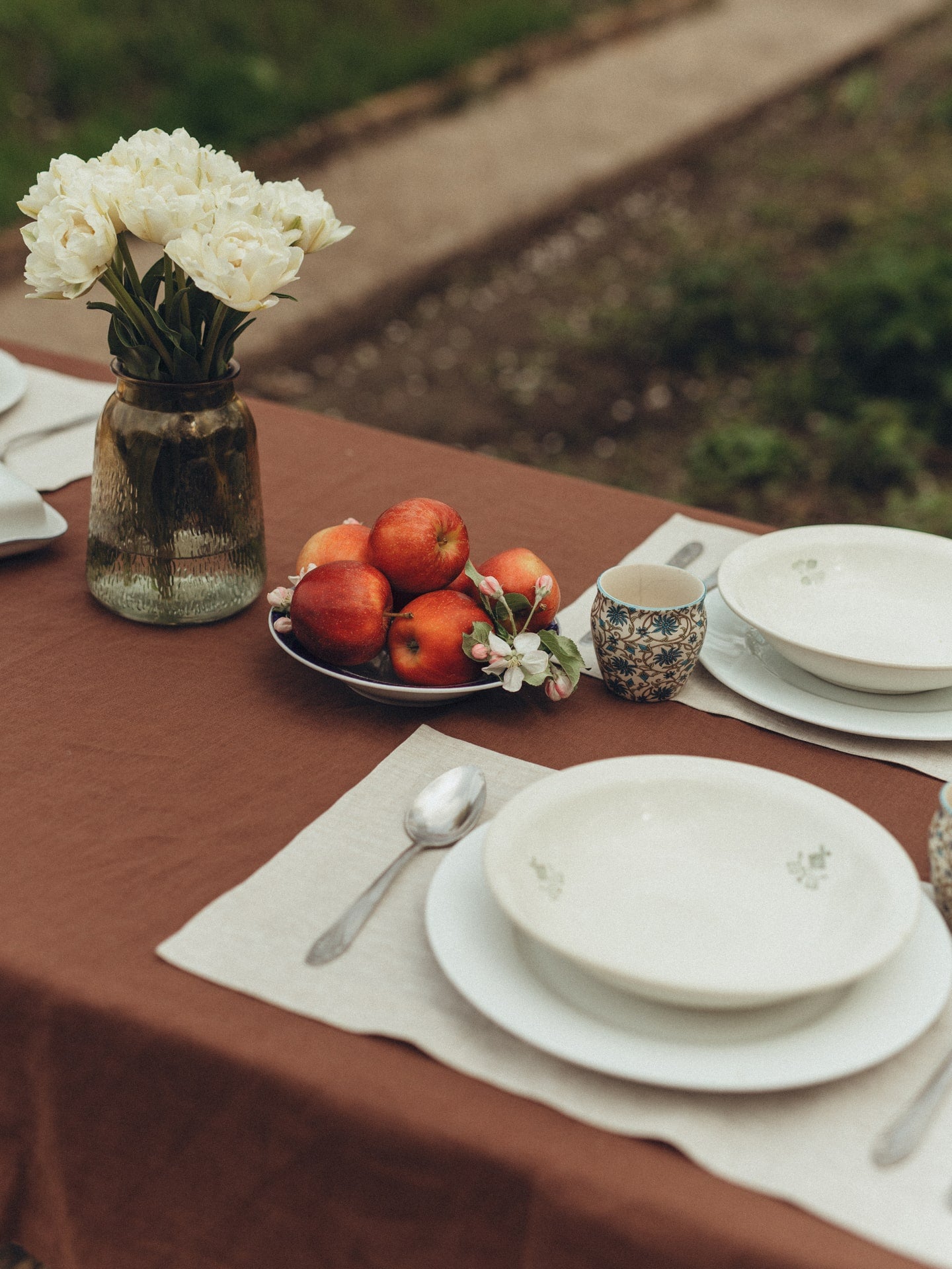 Скатертина та серветки з вареного льону Wine та Ivory