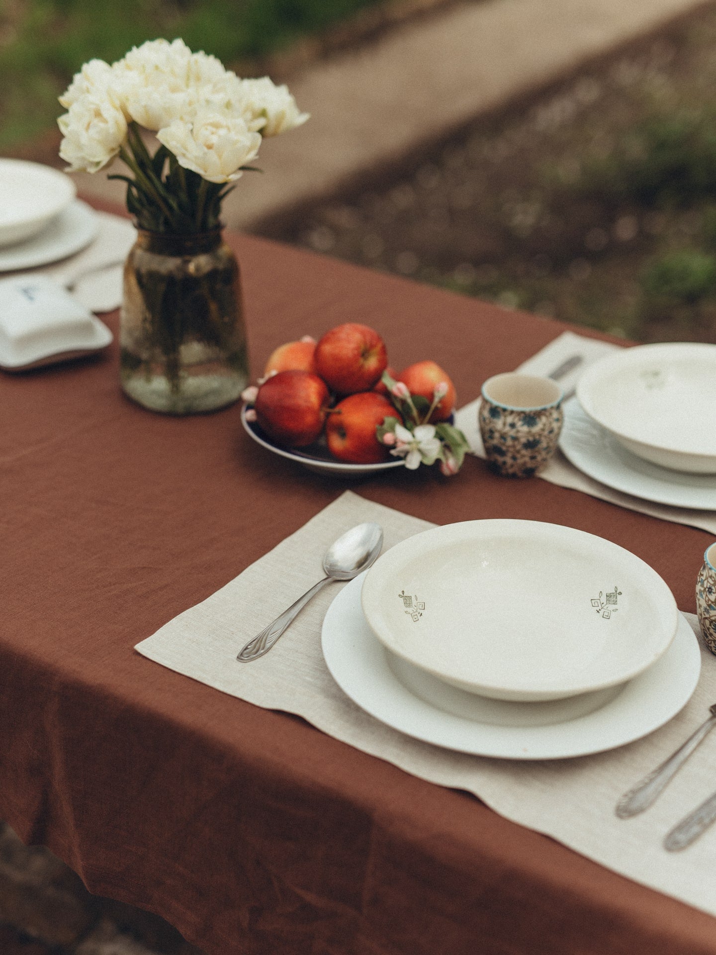 Скатертина та серветки з вареного льону Wine та Ivory