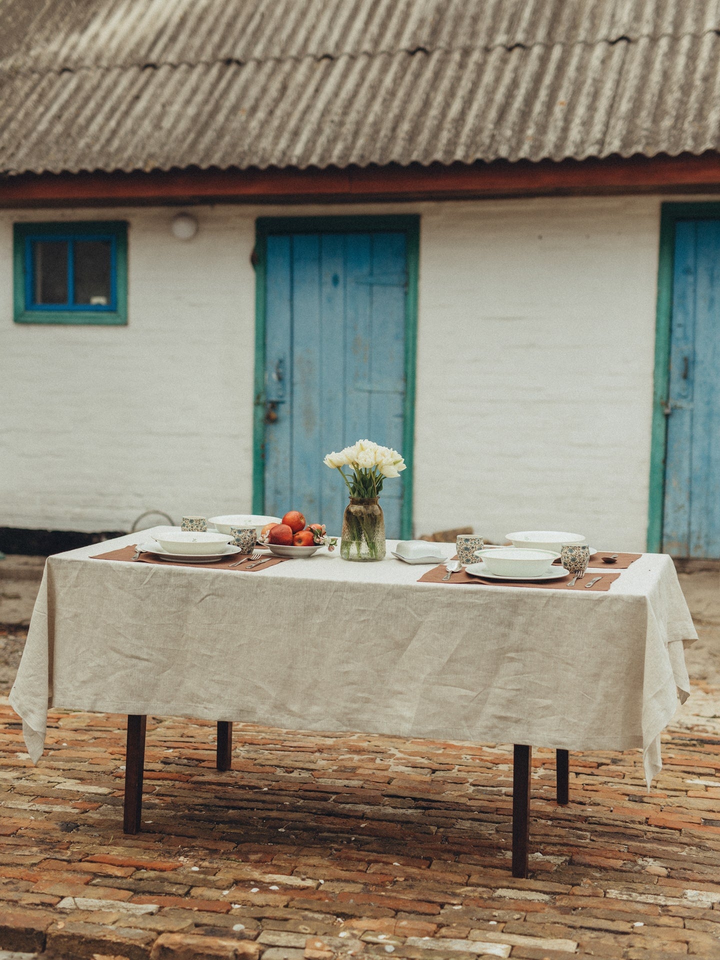 Скатертина та серветки з вареного льону Ivory та Wine
