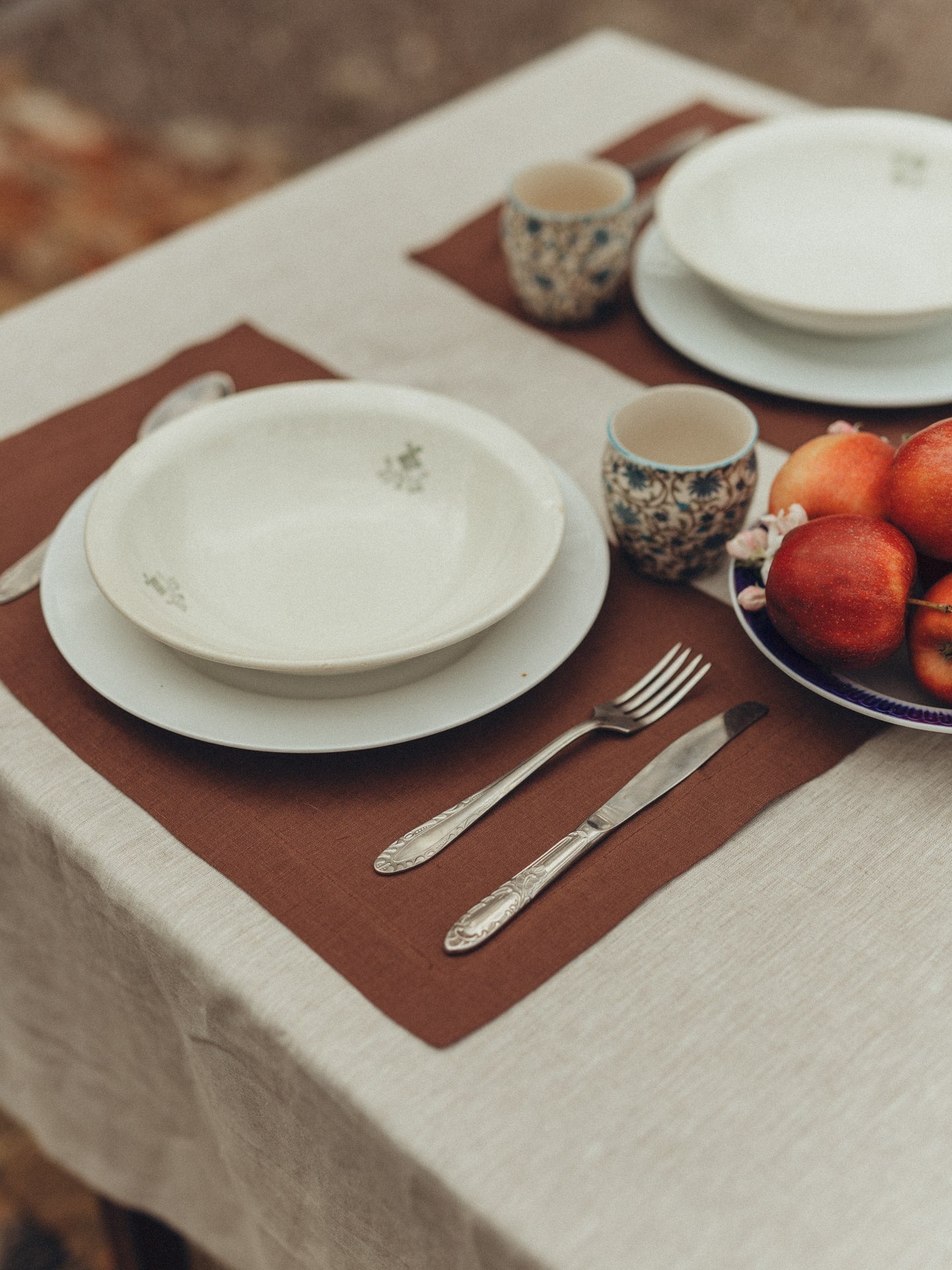 Скатертина та серветки з вареного льону Ivory та Wine