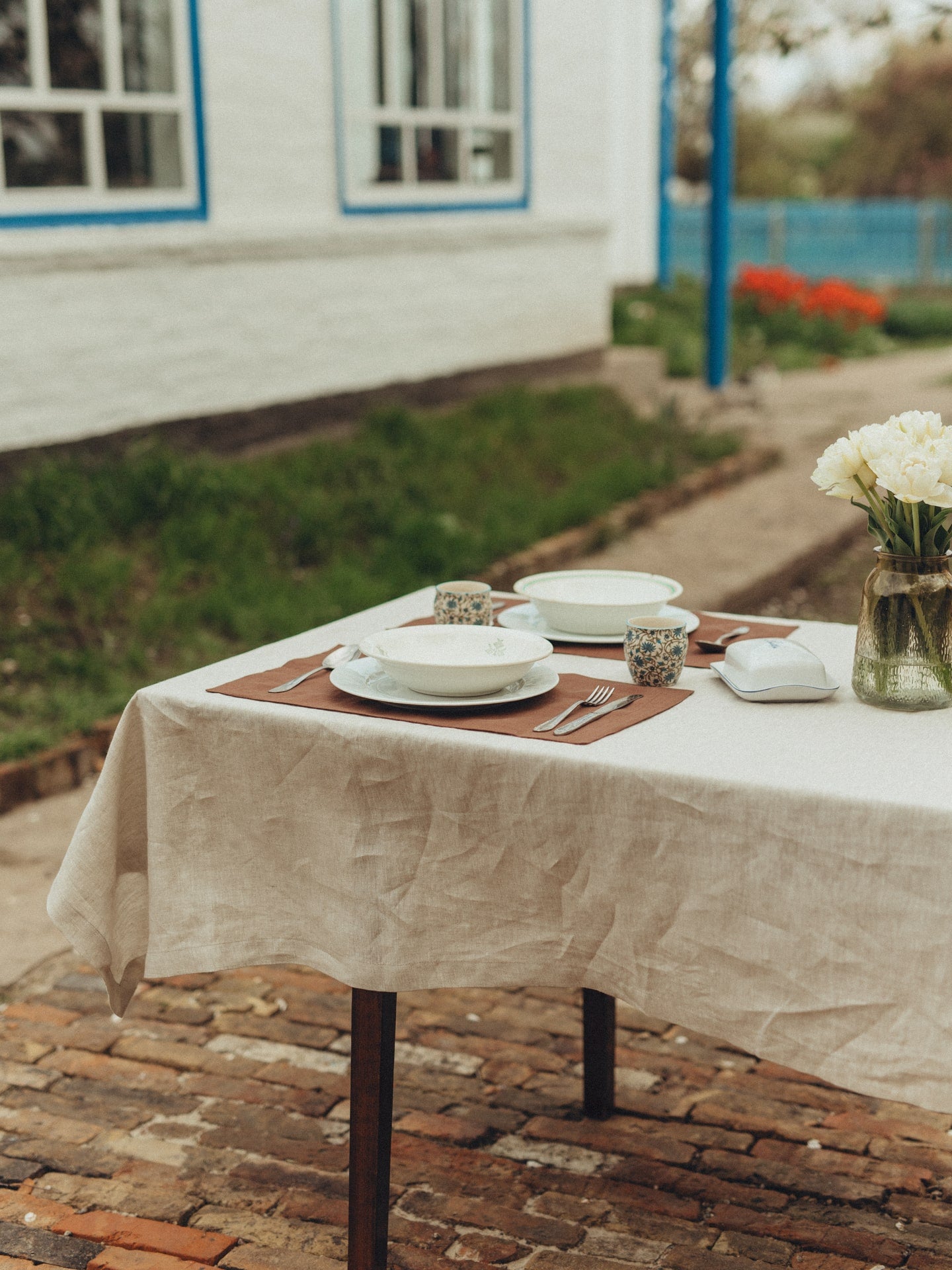Скатертина та серветки з вареного льону Ivory та Wine
