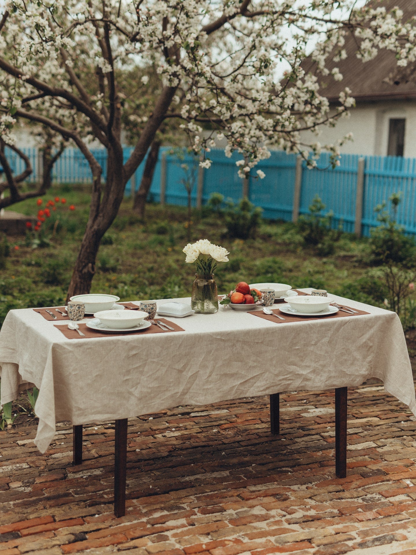 Скатертина та серветки з вареного льону Ivory та Wine