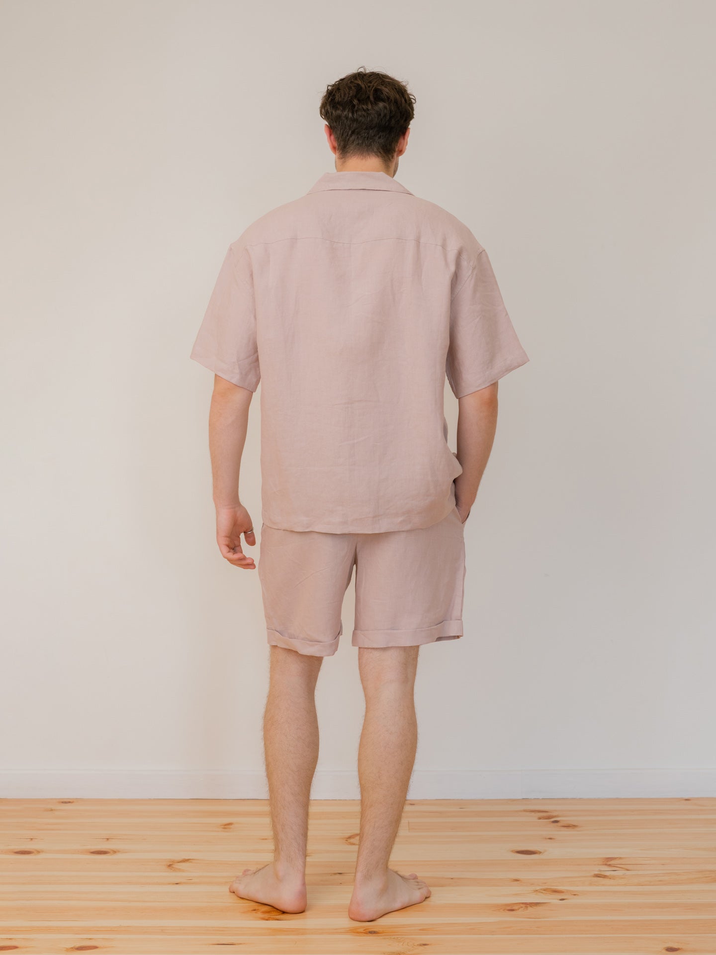 Чоловічий лляний костюм з шортами Leglo Lace