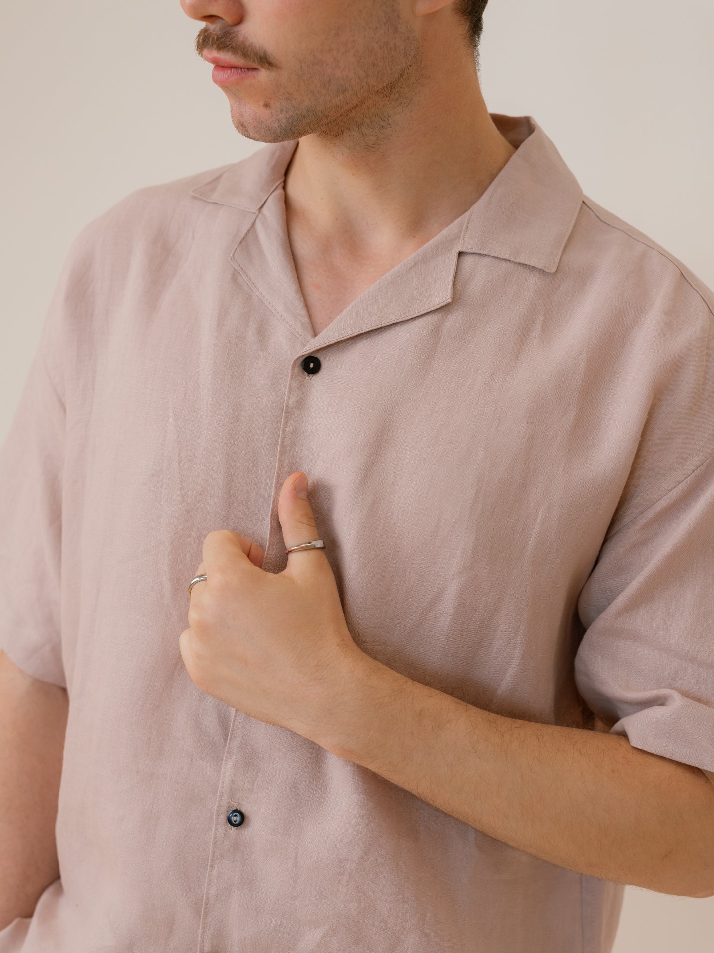 Чоловічий лляний костюм з шортами Leglo Lace