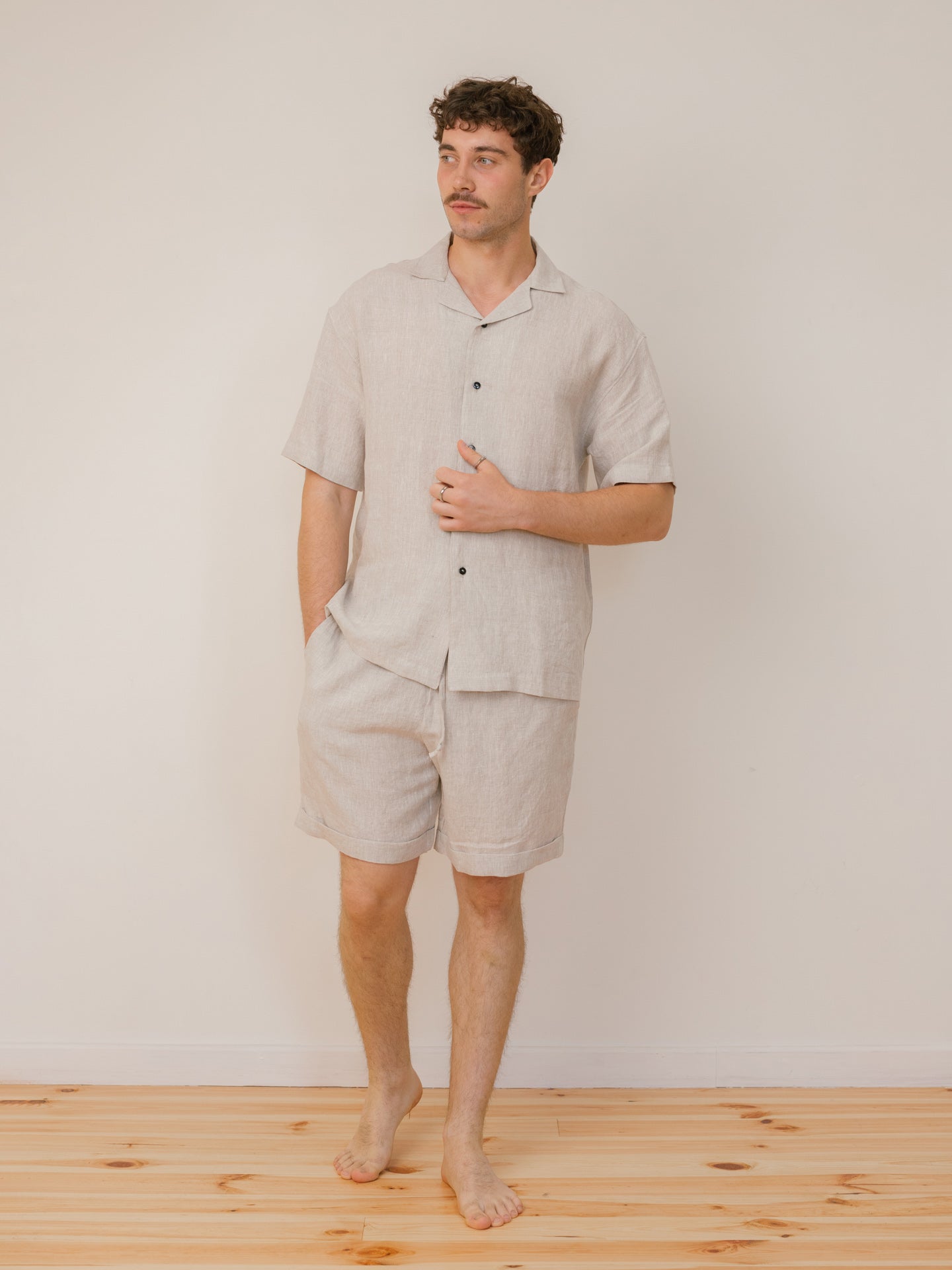 Чоловічий лляний костюм з шортами Leglo Ivory